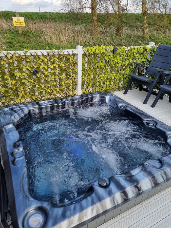 Caravan For Rent At Tattershall Holiday Park Exteriör bild