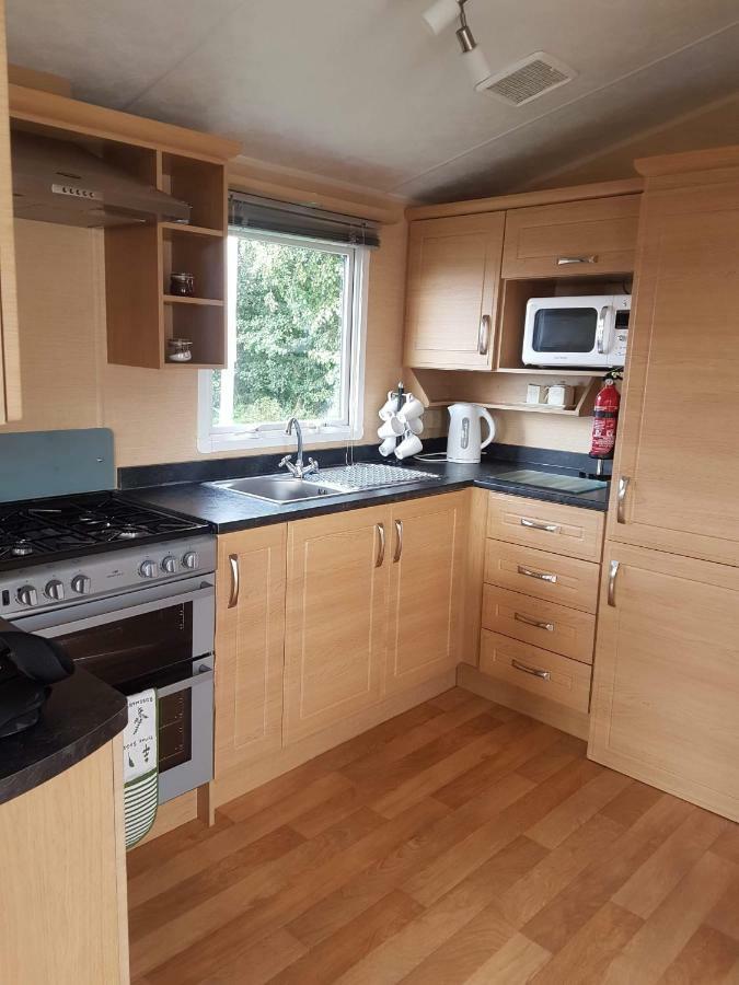 Caravan For Rent At Tattershall Holiday Park Exteriör bild