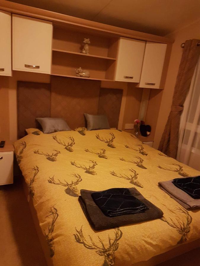Caravan For Rent At Tattershall Holiday Park Exteriör bild